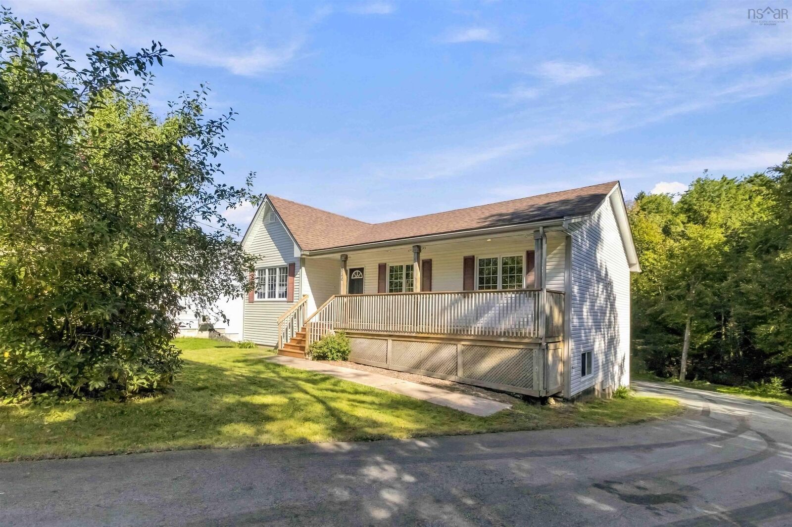 Property Photo:  836 Lakeview Avenue  NS B4E 3J8 