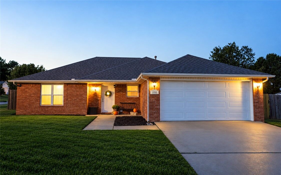 Property Photo: 1090 Sunflower Street AR 72719