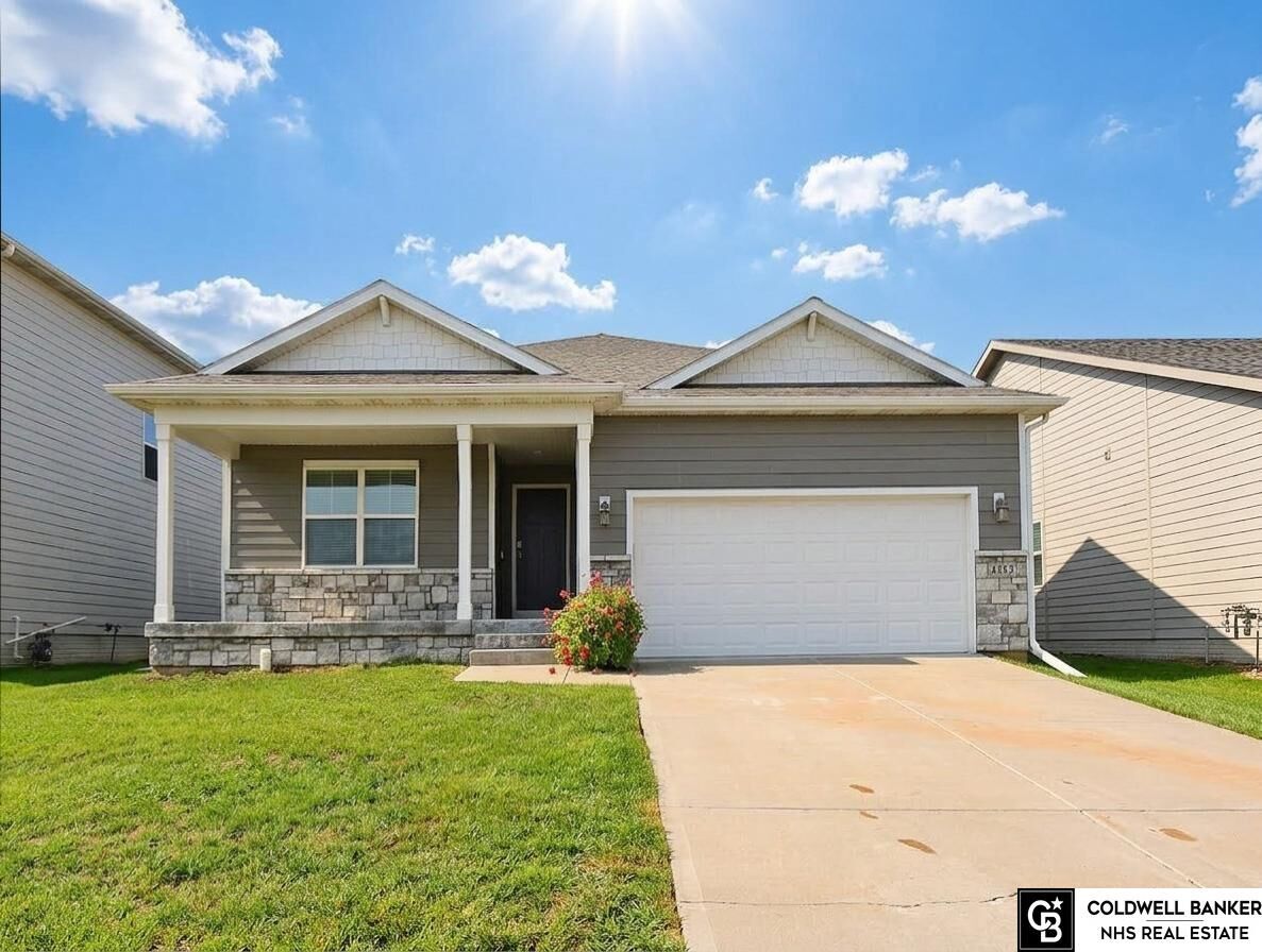Property Photo: 4452 Leawood Drive NE 68123