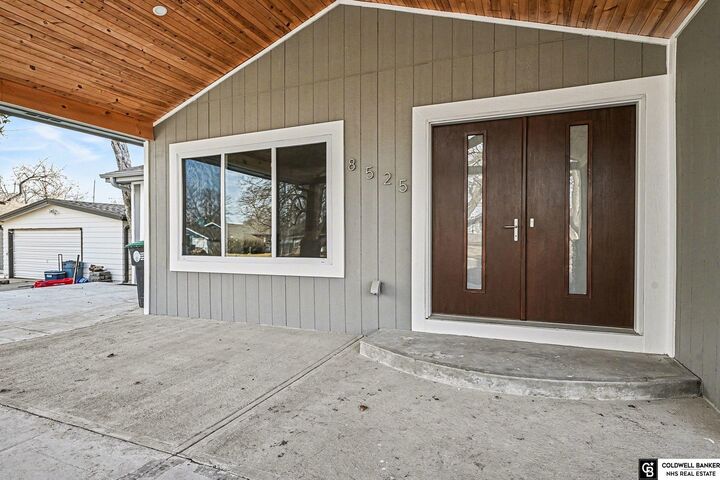 Property Photo: 8525 Lafayette Avenue NE 68114
