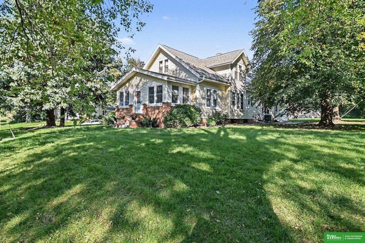 Property Photo: 646 N Colfax Street NE 68788