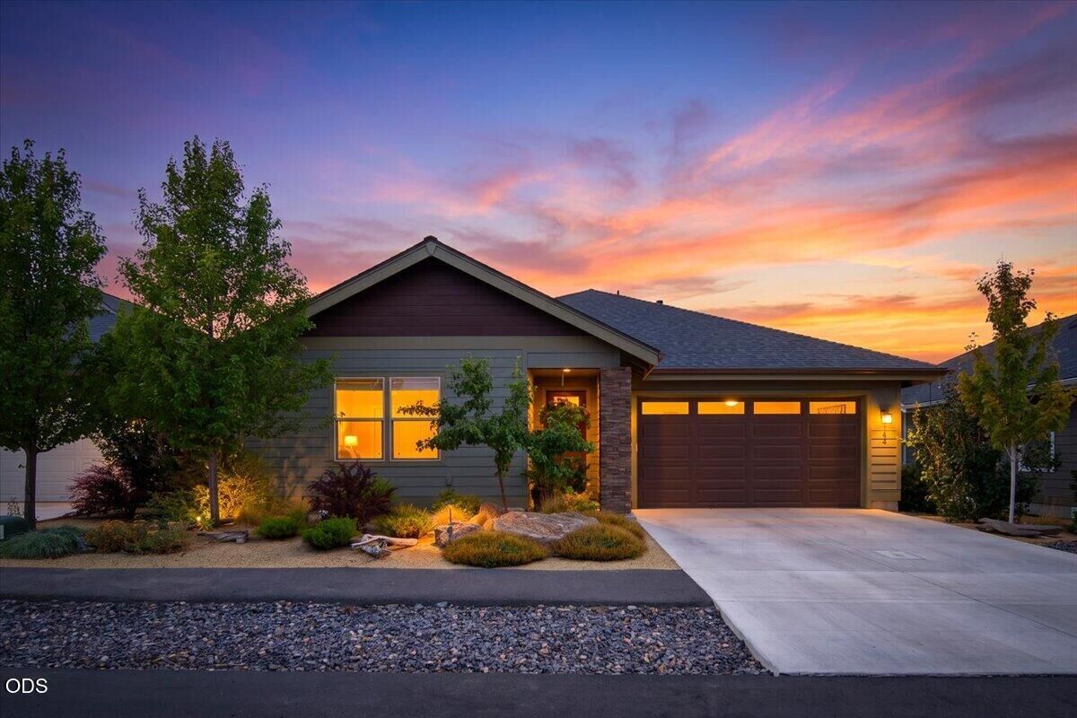 Property Photo:  2703 NW 25th Street  OR 97756 