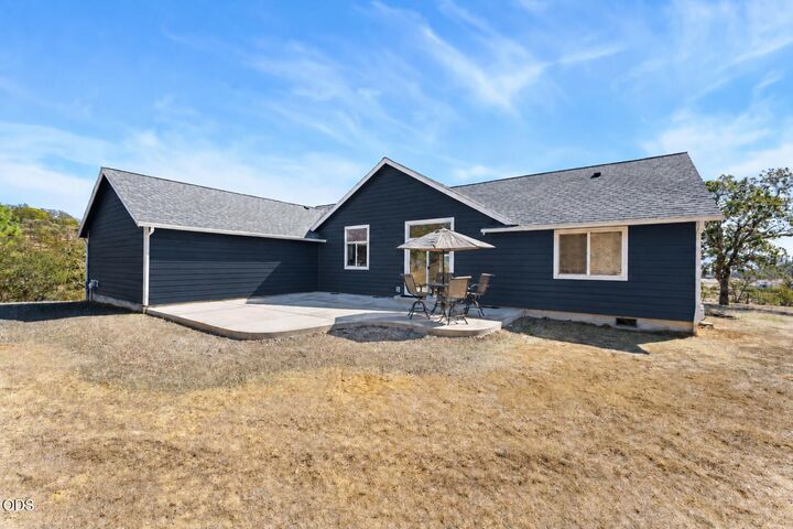 Property Photo: 14819 Avalon Drive OR 97503