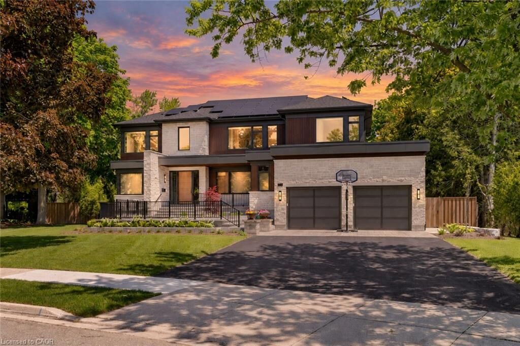 Property Photo: 26 Golfview Place ON N2M 2Y2