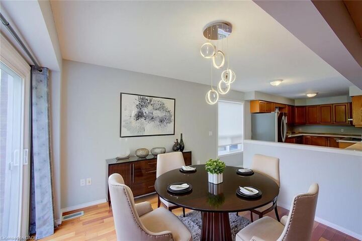 Property Photo:  11 Kroeger Crescent  ON N3C 4J7 
