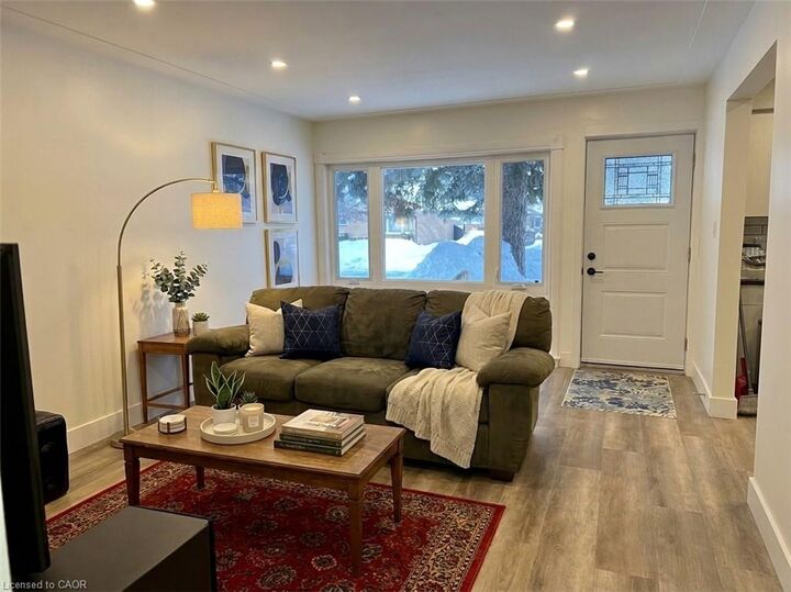 Property Photo: 27 Winslow Drive ON N2M 3C9