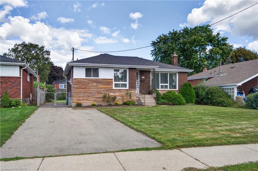 Property Photo:  1101 Mohawk Road E  ON L8T 2S4 