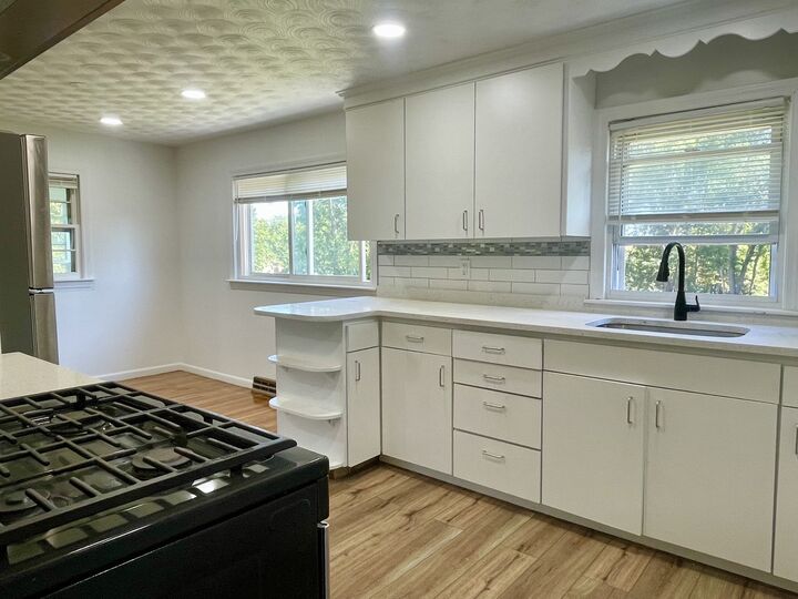 Property Photo: 3-B Tufts Ln B MA 01821