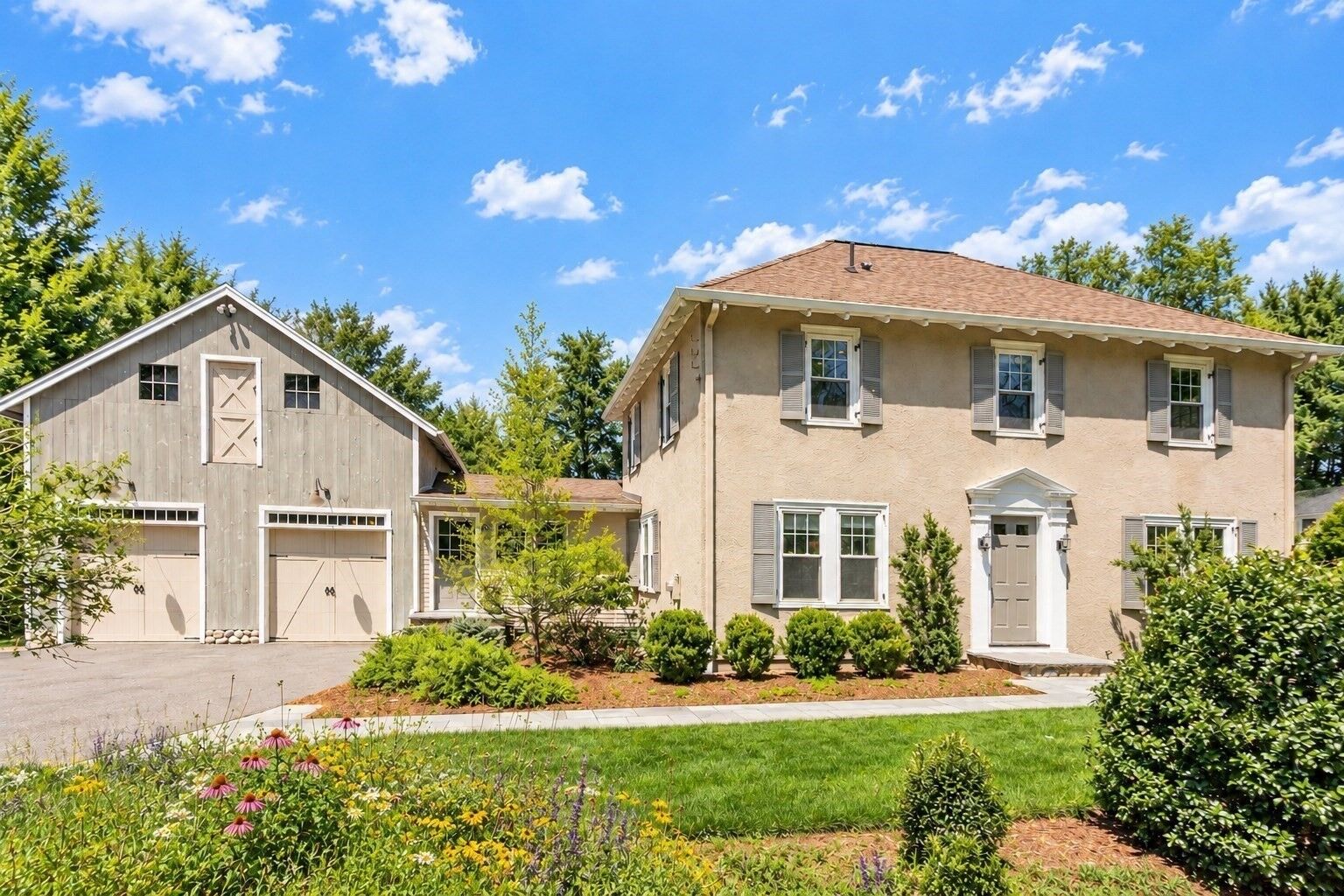 Property Photo: 696 Main St MA 01742