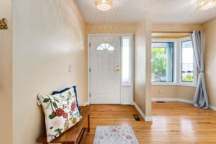 Property Photo:  468 Woodbine Boulevard SW 21  AB T2W 5H7 