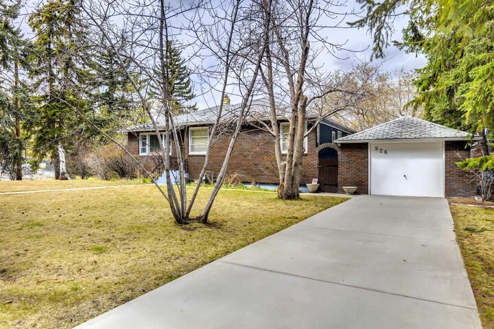 Property Photo: 928 Durham Avenue SW AB T2T 0P6
