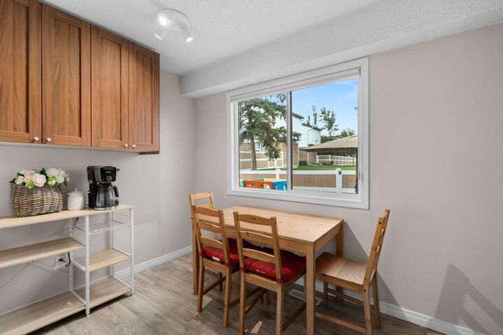 Property Photo:  5103 35 Avenue SW 113  AB T3E 6L9 