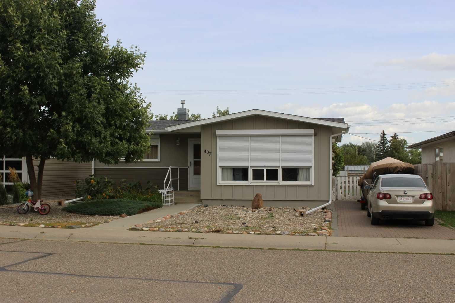 Property Photo: 407 7th Street AB T0K 1V0
