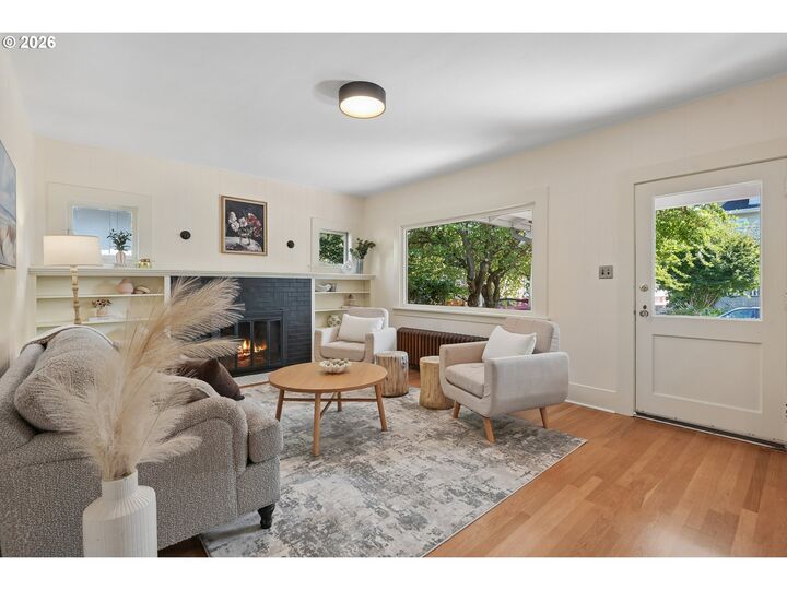 Property Photo:  517 NE Monroe St  OR 97212 