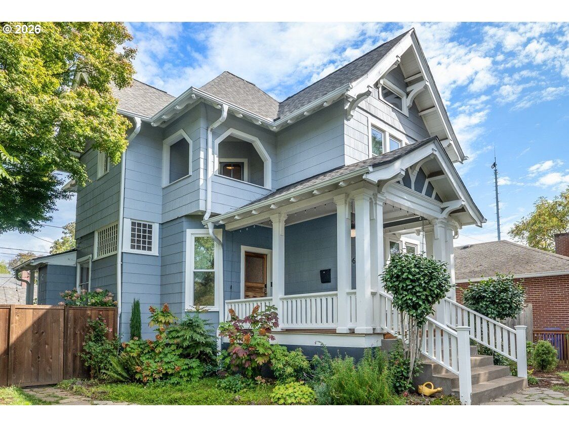 Property Photo:  5608 NE Cleveland Ave  OR 97211 