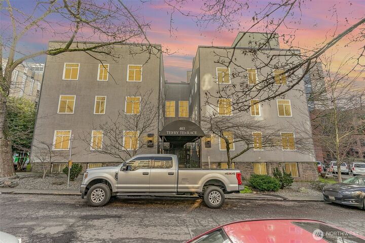 Property Photo:  403  Terry Avenue Apt. 2  WA 98104 