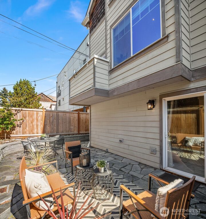 Property Photo: 8521 Interlake Avenue N B WA 98103