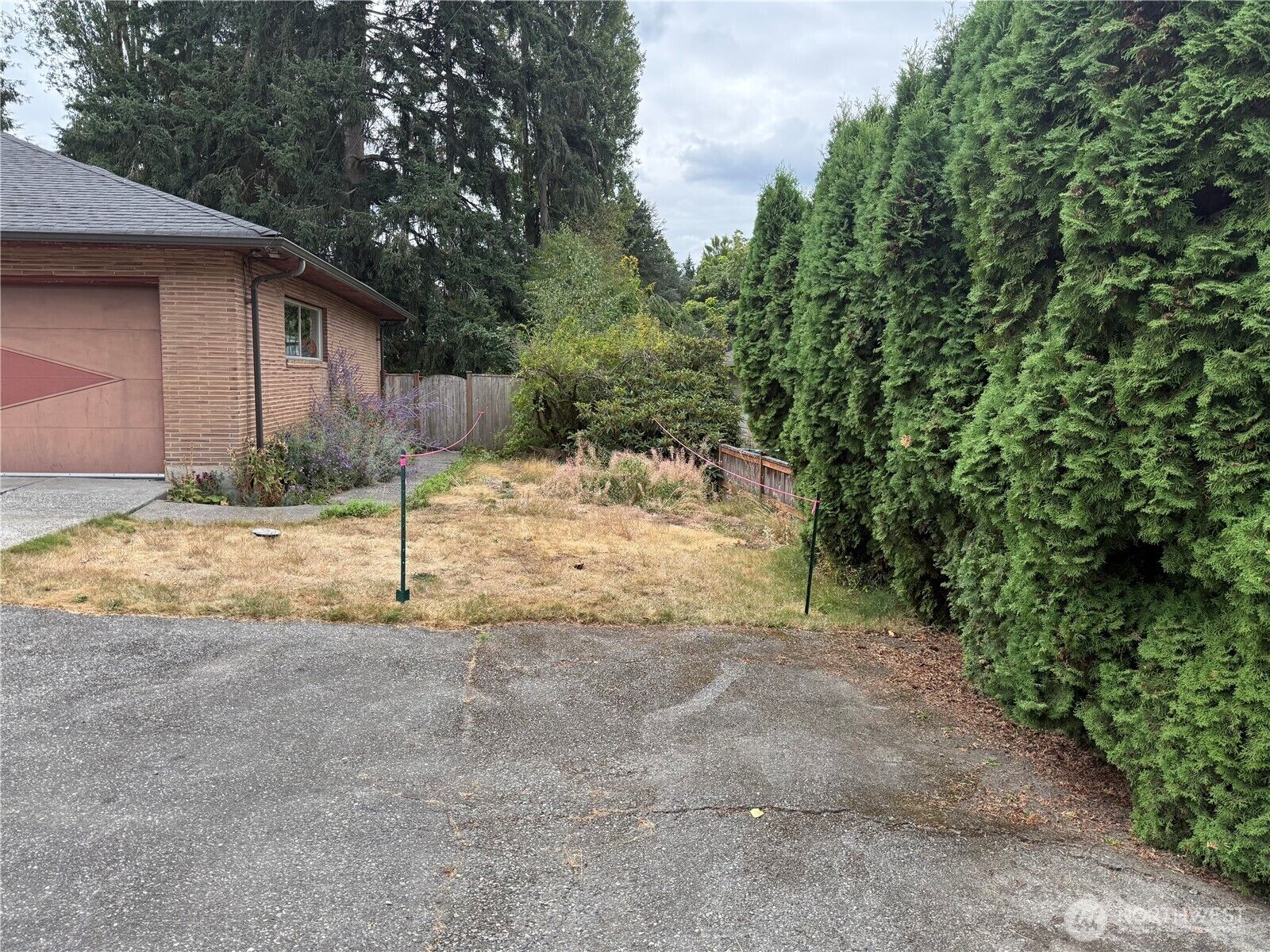 Property Photo:  86 Xx  Holly Lane  WA 98026 