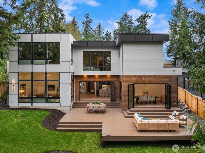 Property Photo:  10656  Woodhaven Lane  WA 98004 