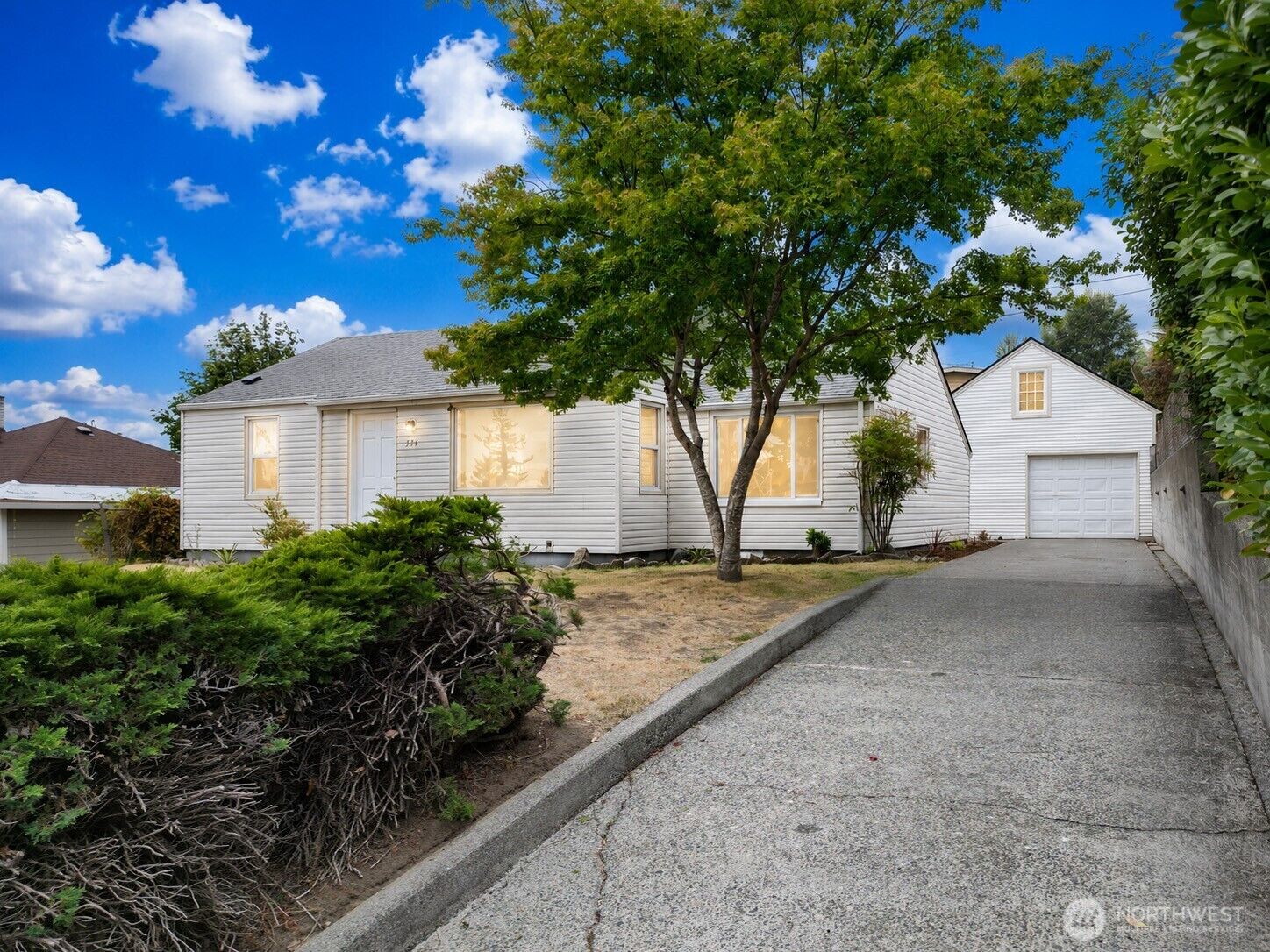 Property Photo:  574  Bronson Way NE  WA 98056 