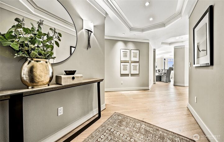 Property Photo: 530 Lake Street S H-101 WA 98033