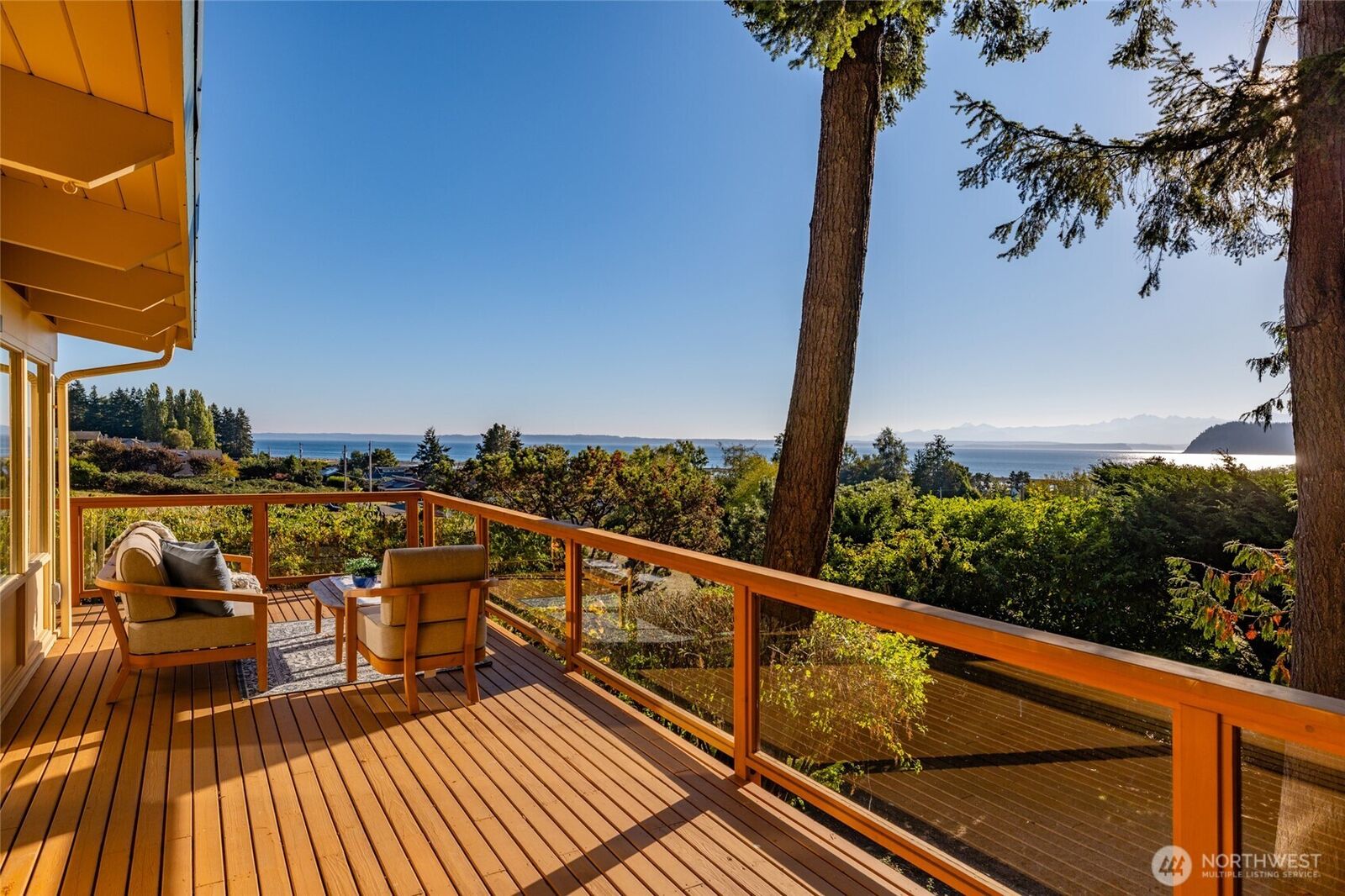 Property Photo:  6096  Ireton Lane  WA 98236 