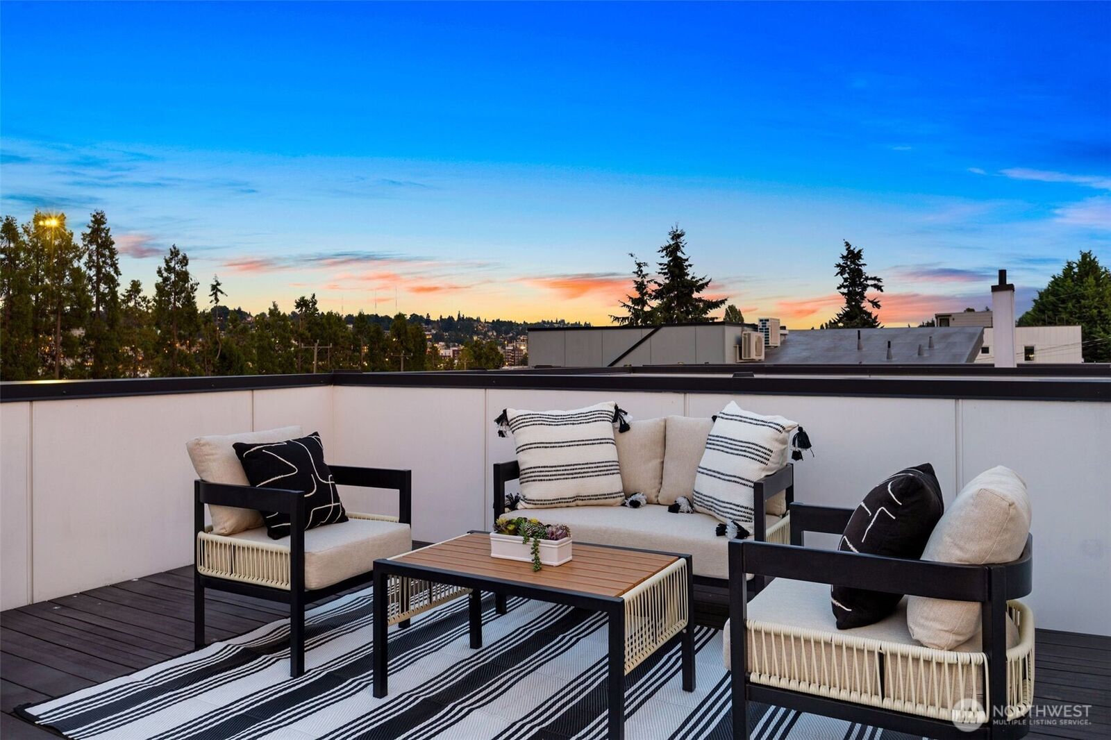 Property Photo: 3817 Gilman Avenue W WA 98199