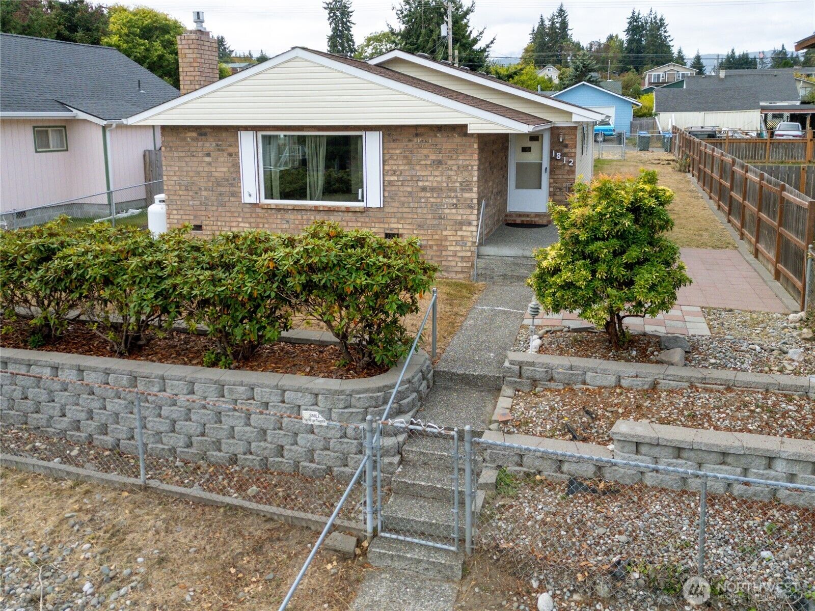 Property Photo: 1812 W 5th St WA 98363