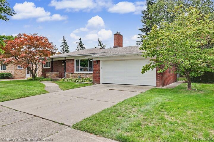 Property Photo: 9132 Marion Crescent MI 48239