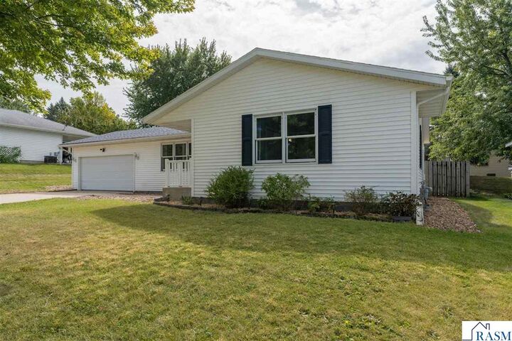 Property Photo:  107 Meadow Lane  MN 56048 