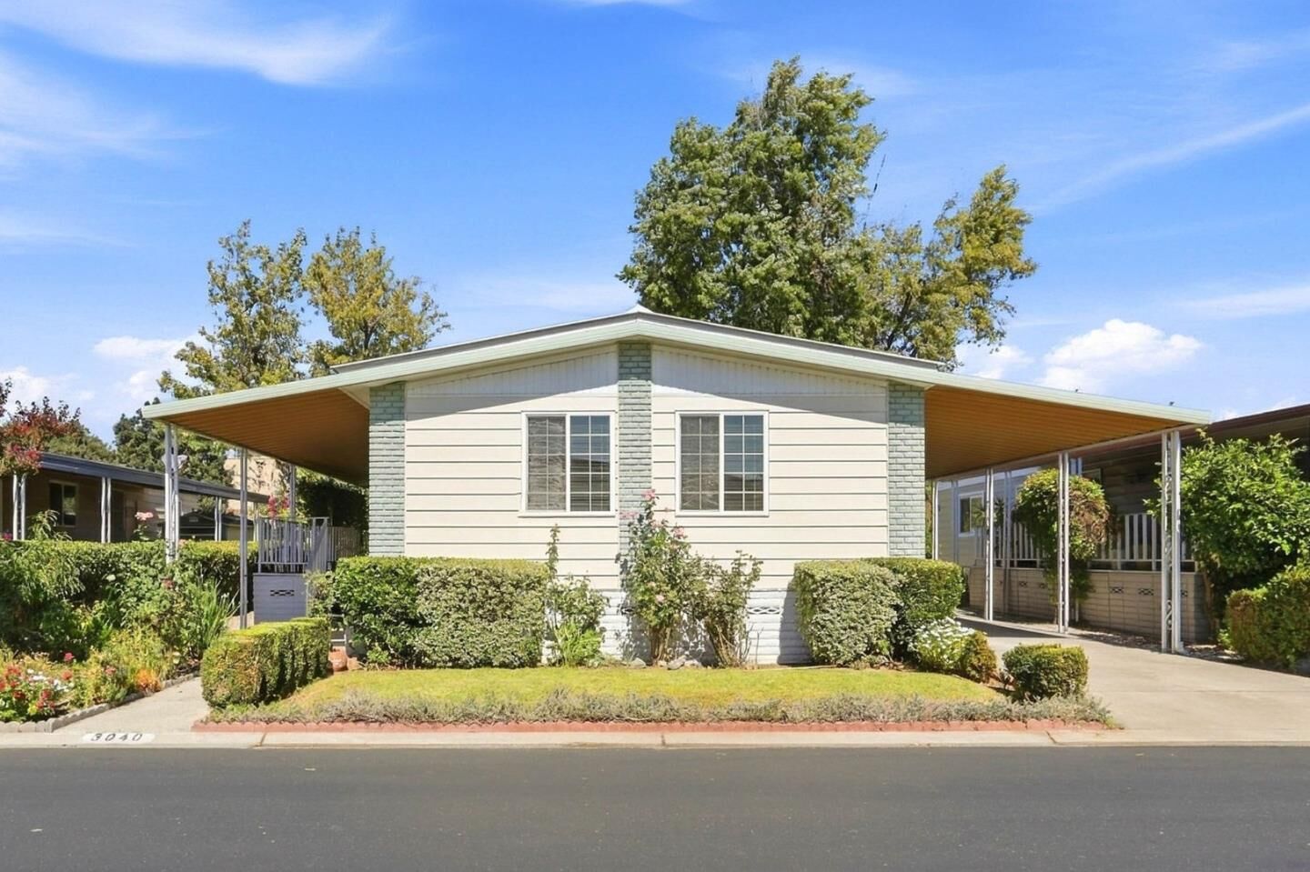Property Photo: 3040 Oakbridge Drive 3040 CA 95121