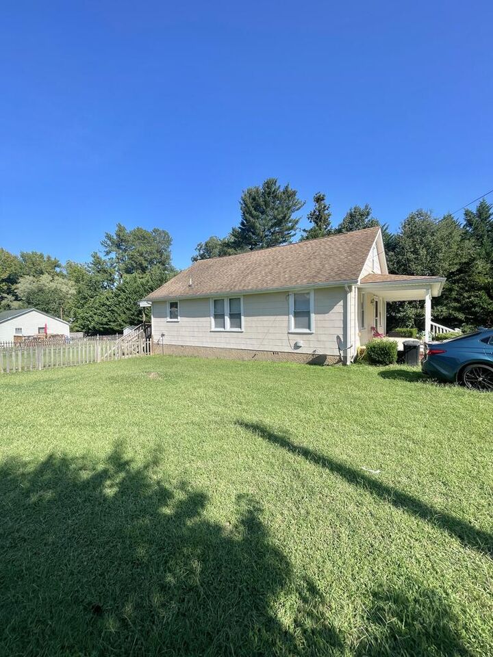 Property Photo:  209 East 4th Ave  VA 23944 