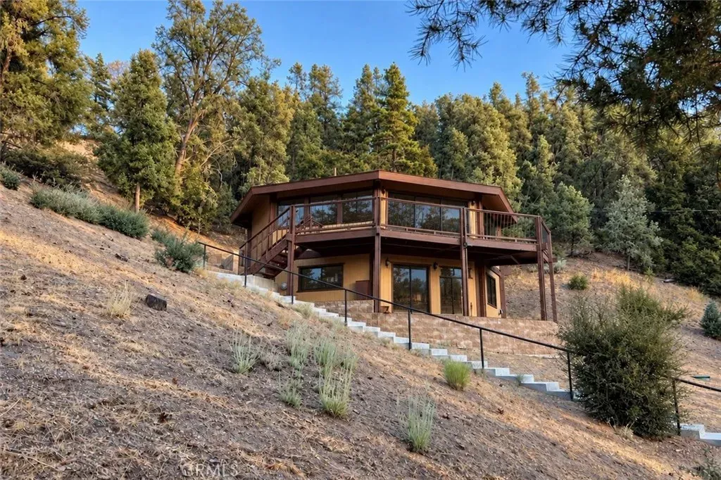 Property Photo: 2104 Ironwood Drive CA 93222