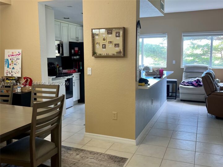 Property Photo: 7735 Yardley Dr 213 FL 33321