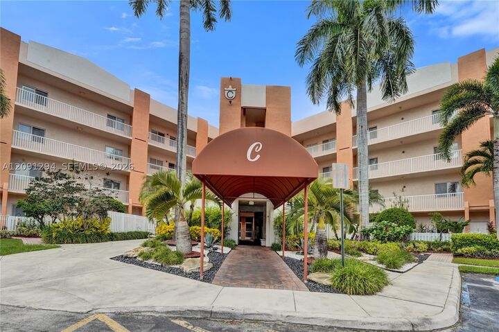Property Photo: 7735 Yardley Dr 213 FL 33321