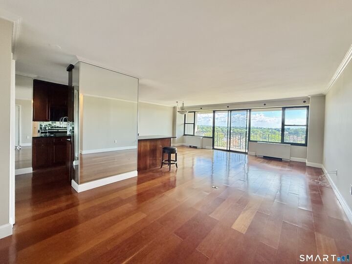 Property Photo:  44 Strawberry Hill Avenue 11E  CT 06902 