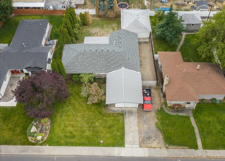 Property Photo:  515 W Nebraska Ave  WA 99215 