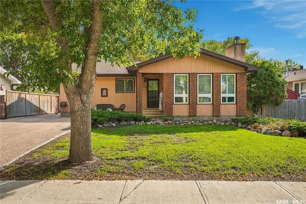 Property Photo:  43 Watts Bay  SK S4N 5G6 