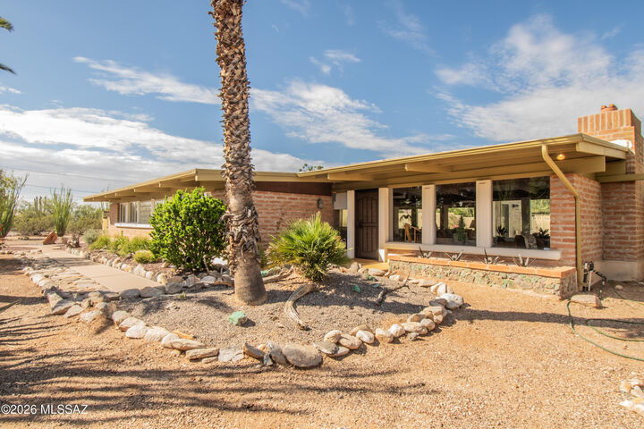 Property Photo:  6010 N Canyon Drive  AZ 85704 