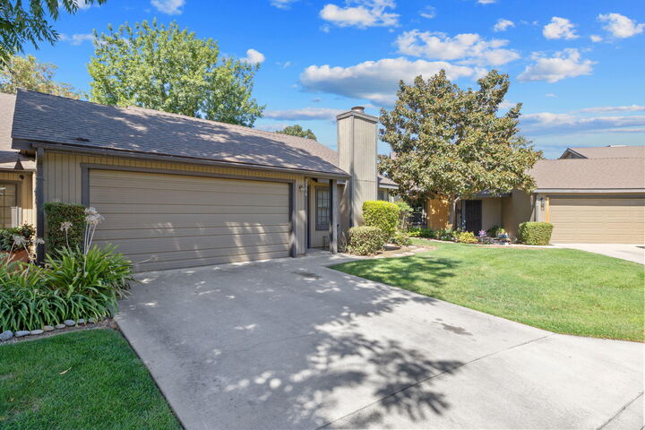Property Photo:  2356 E Tulare Avenue  CA 93292 