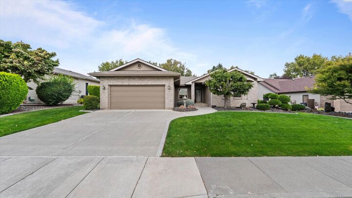 Property Photo: 3200 S Johnson Pl WA 99337