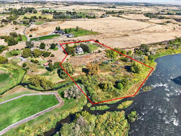 Property Photo: 87207 W 134 Pr NW WA 99350