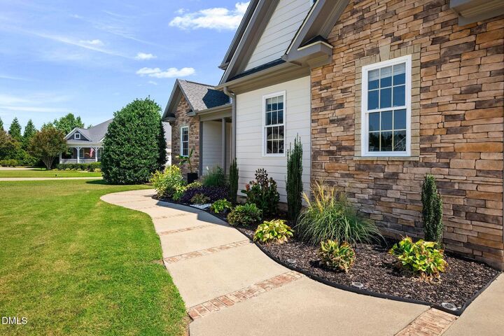 Property Photo: 106 Grahamridge Lane NC 27526