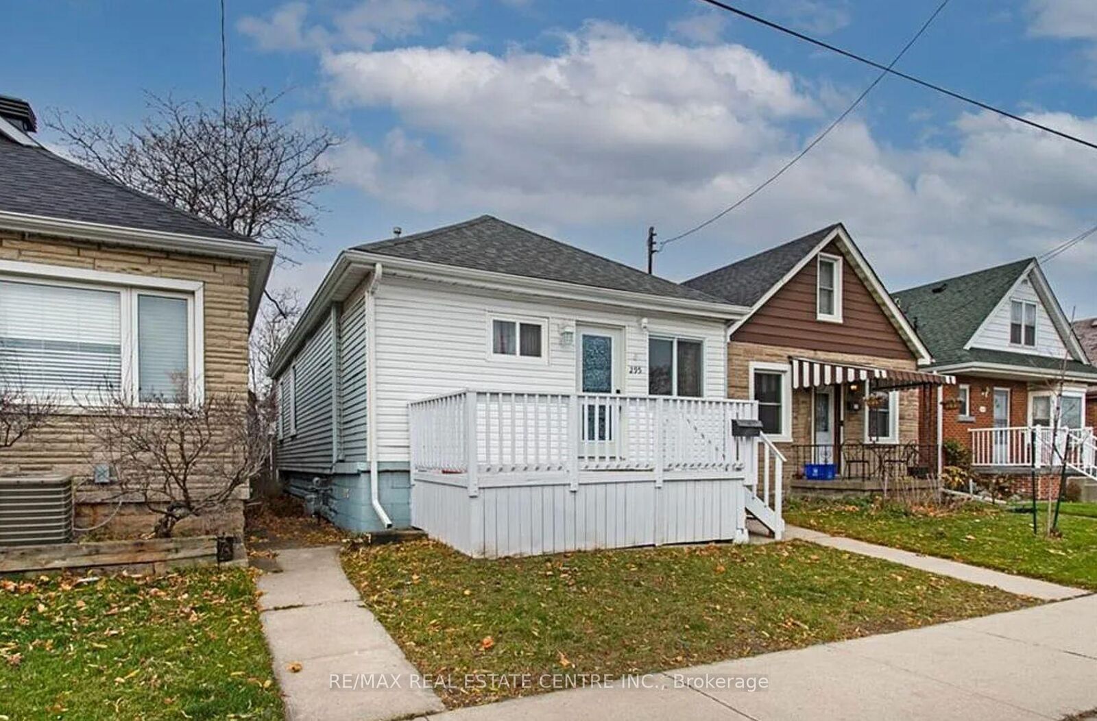 Property Photo:  295 Strathearn Avenue  ON L8H 5K8 