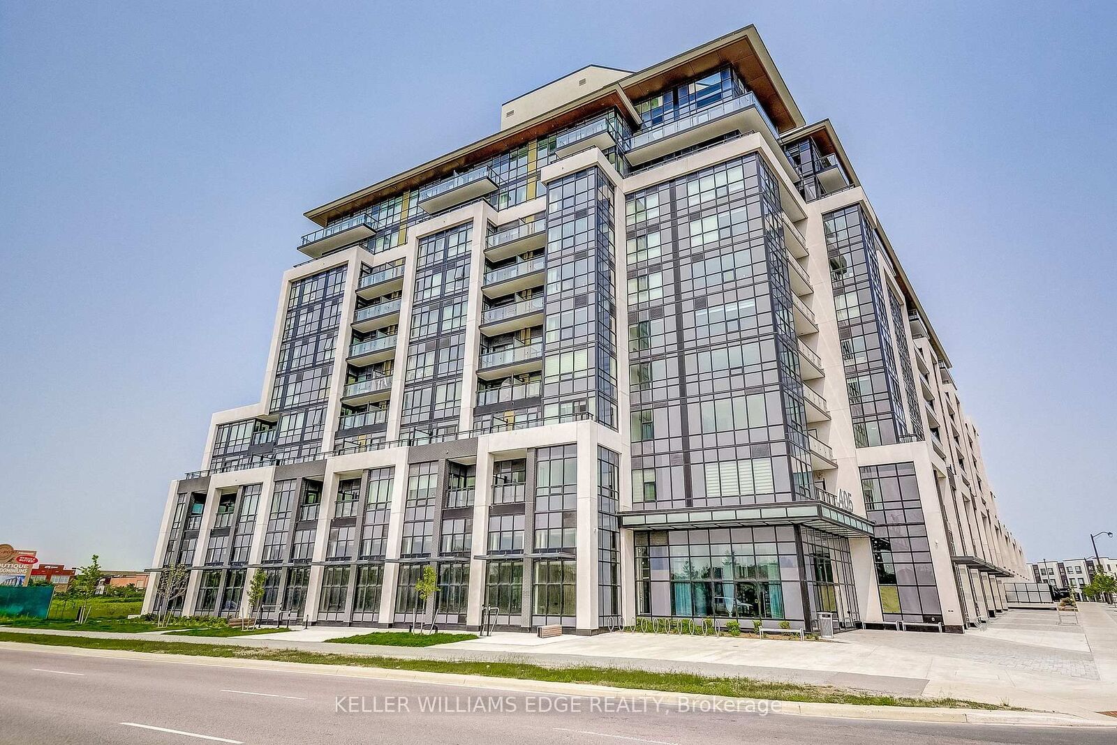 Property Photo:  405 Dundas Street W Ph03  ON L6M 5P9 