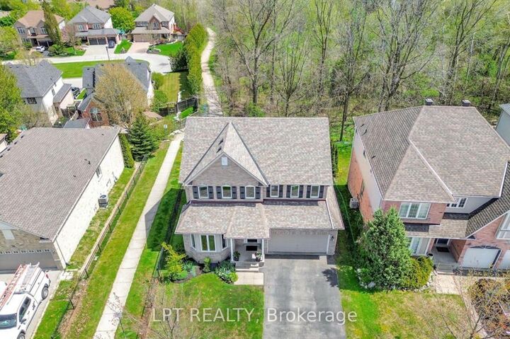 Property Photo:  32 Apple Ridge Drive W  ON N2P 2S2 