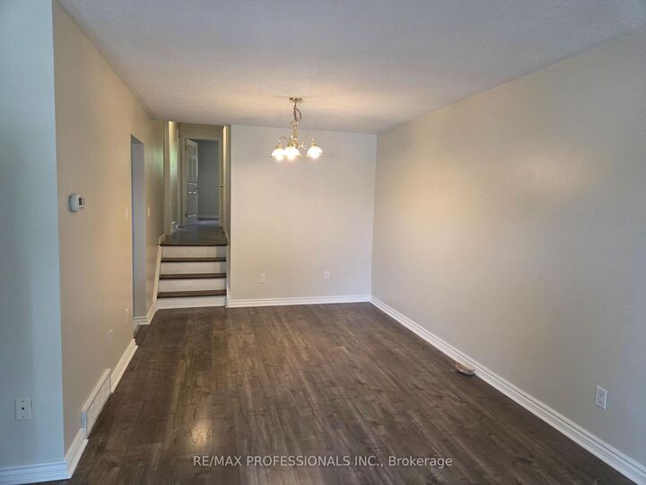 Property Photo:  881 Lawrence Road Upper  ON L8K 2A4 