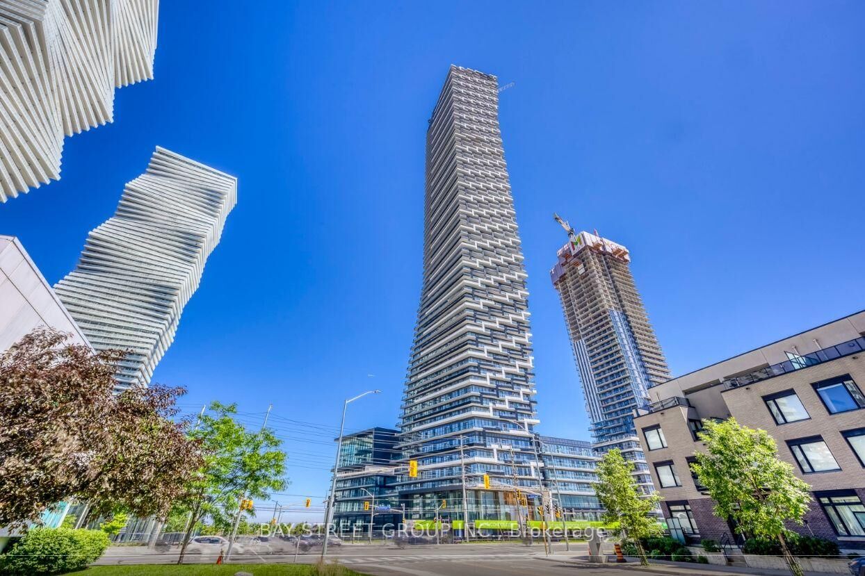 Property Photo:  448 Burnhamthorpe Road W 3204  ON L5B 4M6 