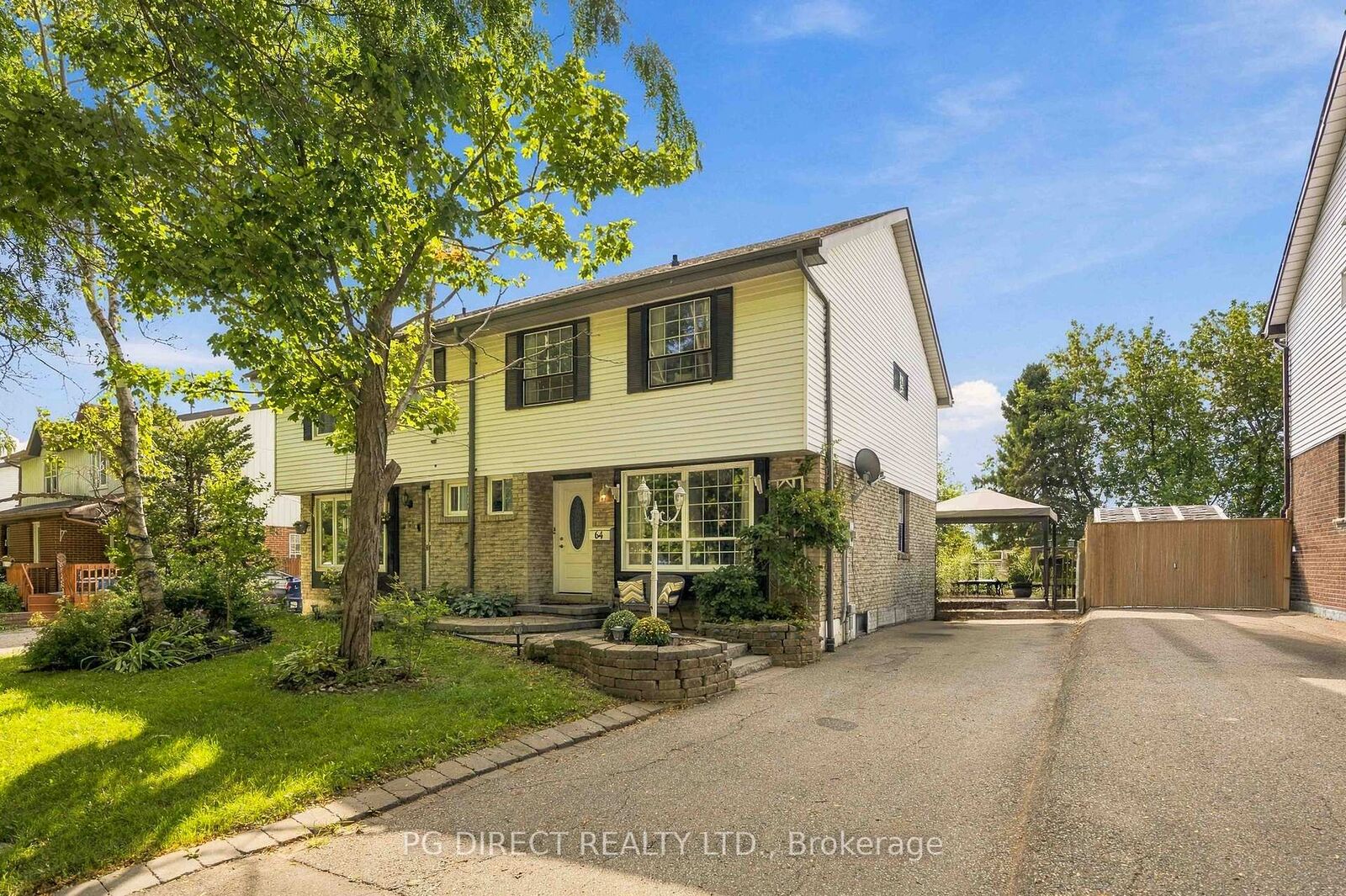 Property Photo:  64 Renfield Crescent  ON L1P 1B4 