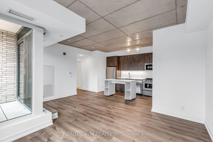 Property Photo:  115 Larchmount Avenue 403  ON M4M 2Y6 